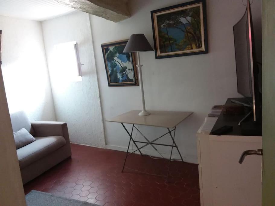 Appartamento Charme Centre Historique 17E Siecle Aramon Esterno foto